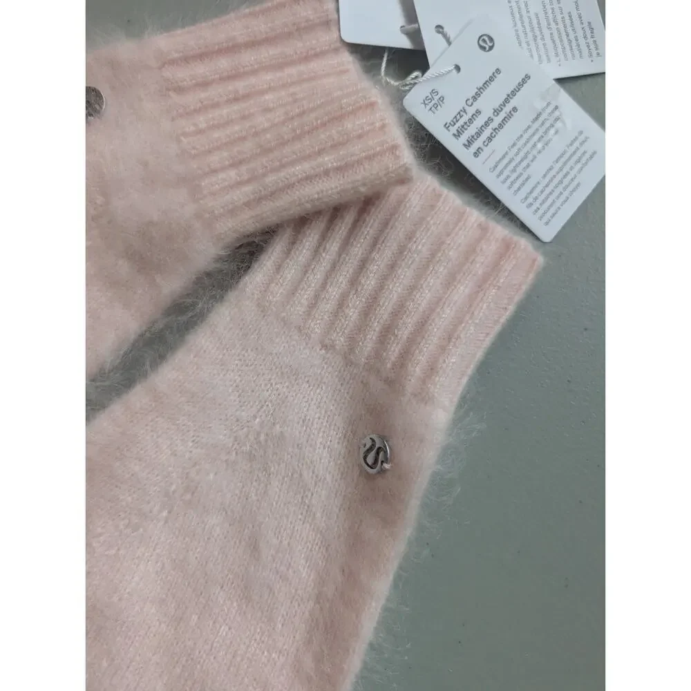NWT Lululemon Fuzzy Cashmere Mittens Size XS/S Butter Pink